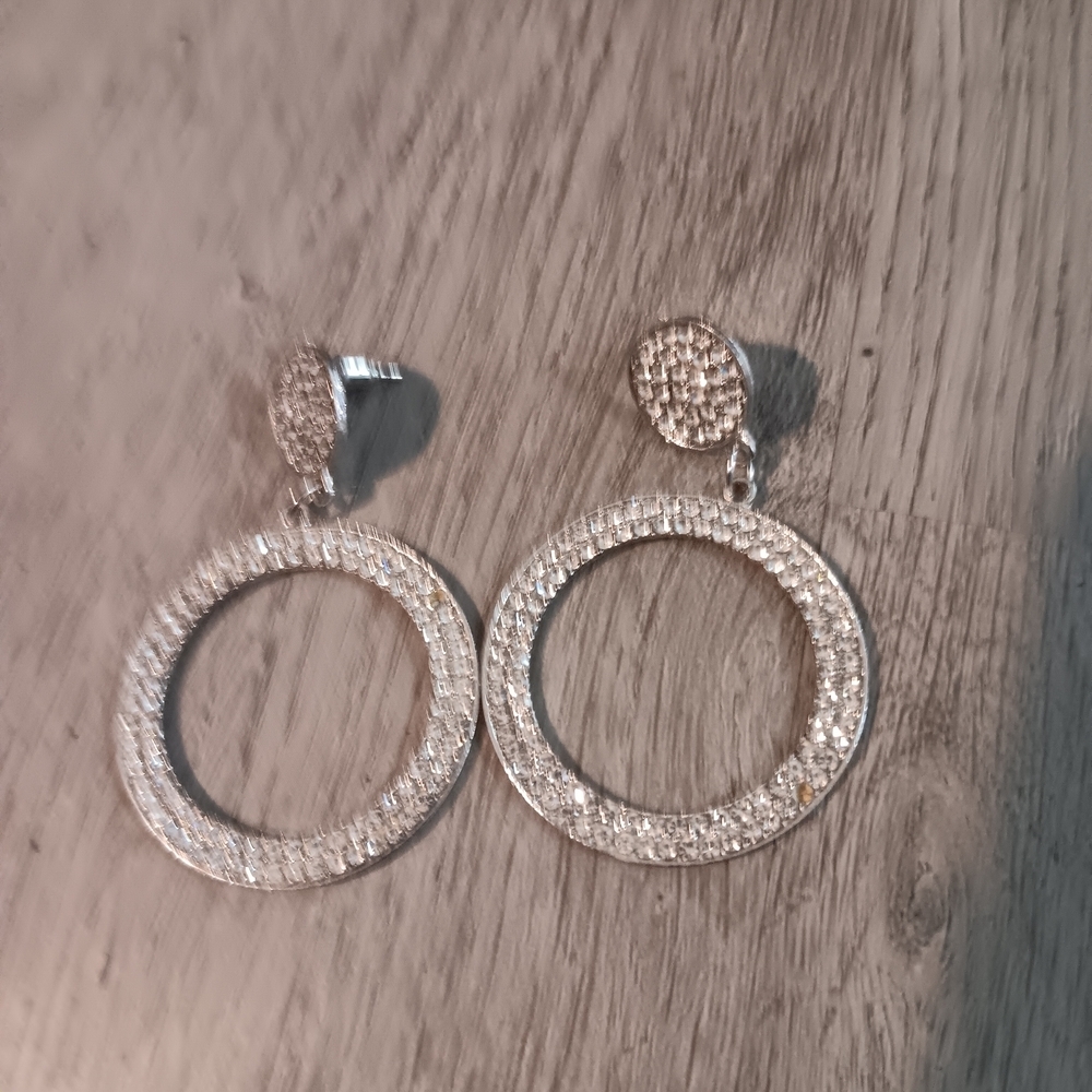 Elegant Rhinestone Hoop Earrings - Picture 3 of 4